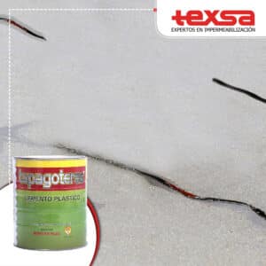 Aplicación de cemento plástico Tapagoteras de Texsa para sellar grietas y fisuras en superficies de concreto